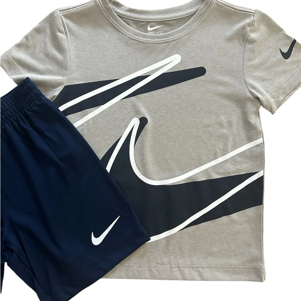 Nike Boys 2PC Dri-FIT Athletic Set Size 4 Gray Swoosh Shirt Navy Shorts NWT